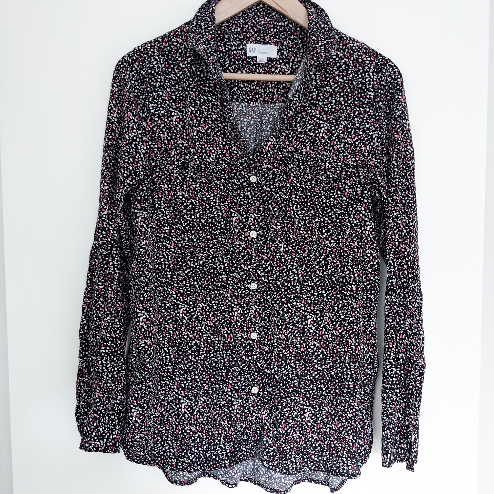 GAP Boyfriend Fit Button Down Blouse